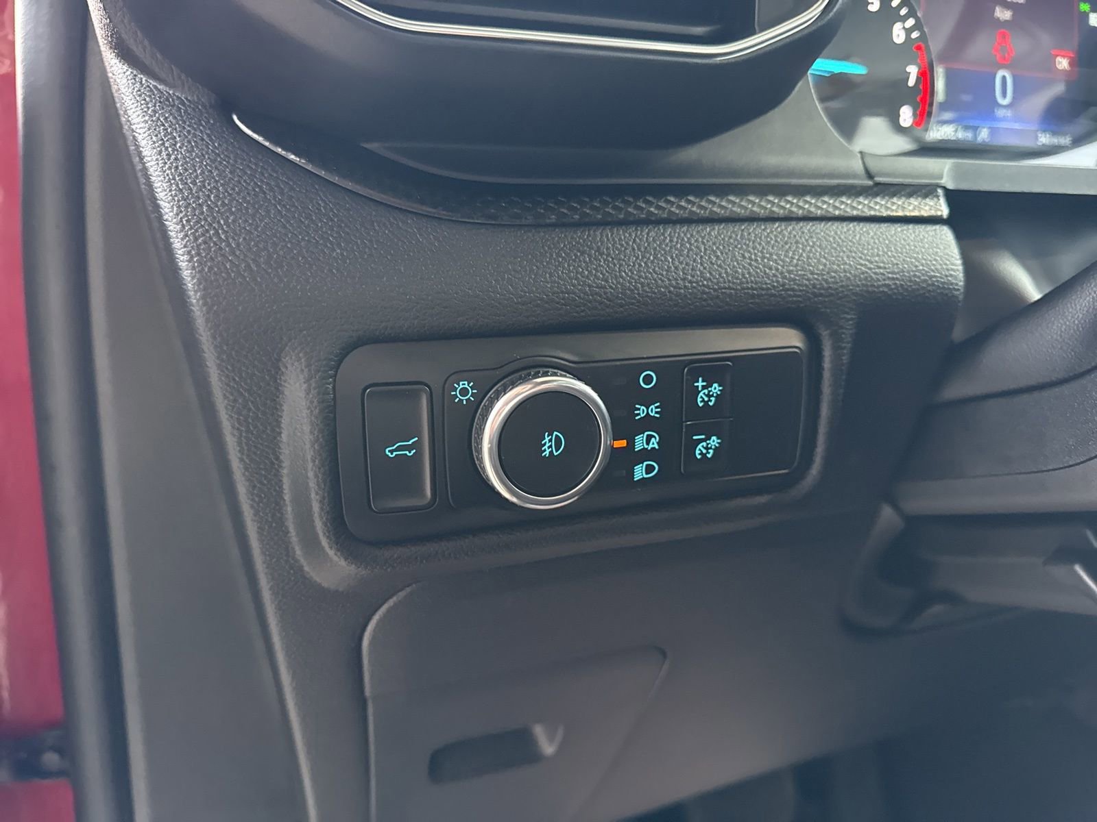 Certified 2024 Ford Explorer ST-Line w/ Class IV Trailer Tow Package image 30