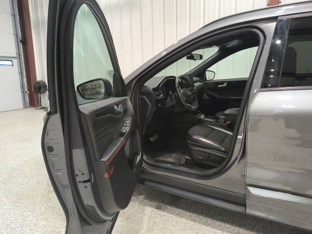 Certified 2024 Ford Escape ST-Line w/ Tech Pack #1 AWD/4WD image 11