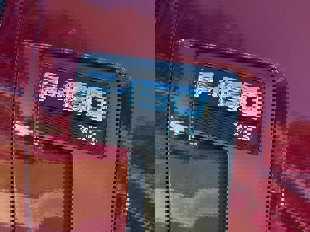 Certified 2022 Ford F150 XLT w/ Equipment Group 302A High image 13