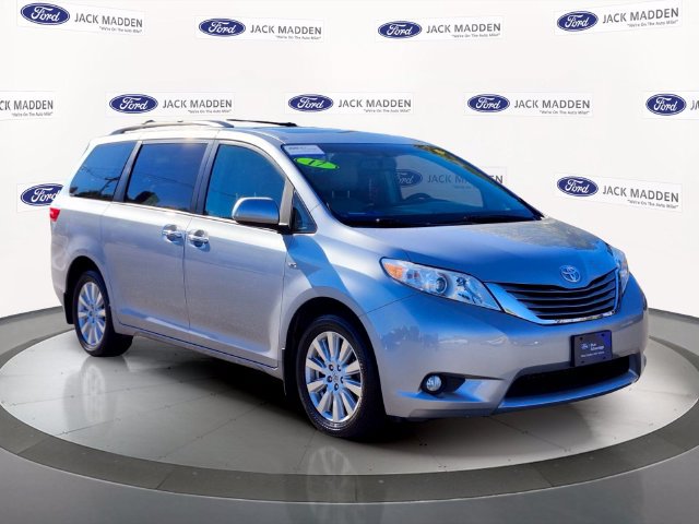 Used 2017 Toyota Sienna XLE Premium w/ Outdoor Package AWD/4WD image 7