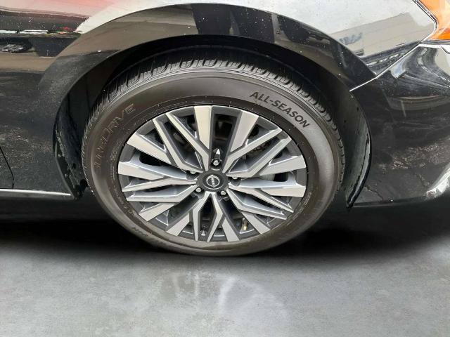 Used 2025 Nissan Altima 2.5 SV FWD image 34