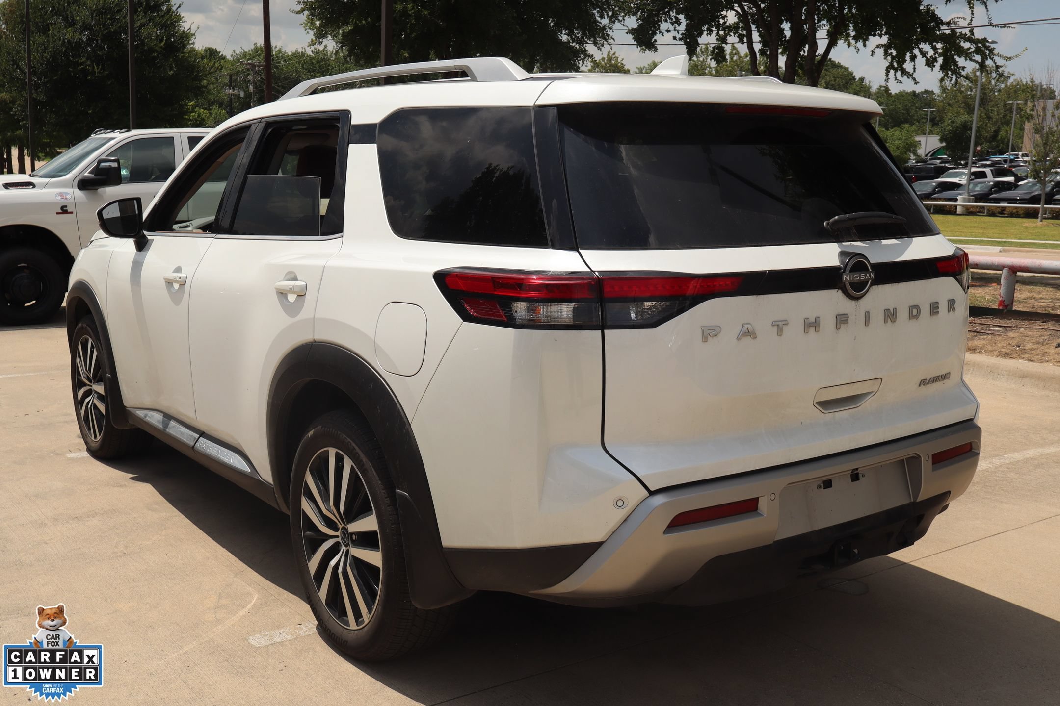 Used 2025 Nissan Pathfinder Platinum FWD image 6
