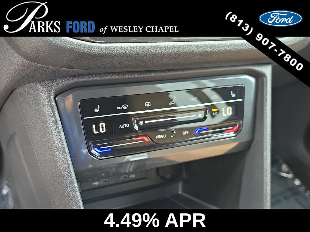 Used 2024 Volkswagen Tiguan SE w/ Panoramic Sunroof Package FWD image 25