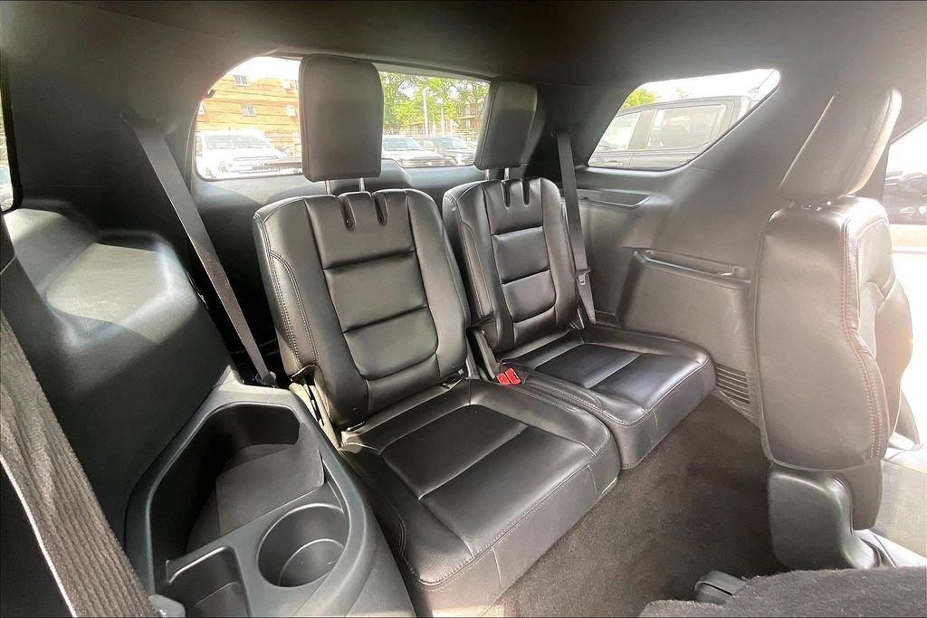 Certified 2019 Ford Explorer XLT w/ Equipment Group 202A AWD/4WD image 27