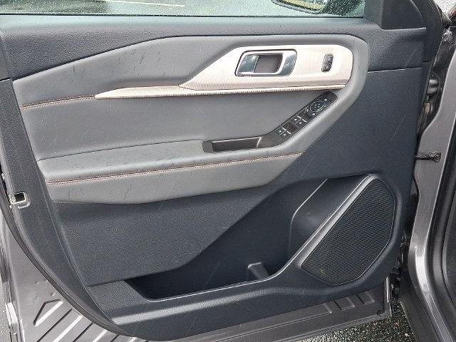 Certified 2025 Ford Explorer Active AWD/4WD image 16