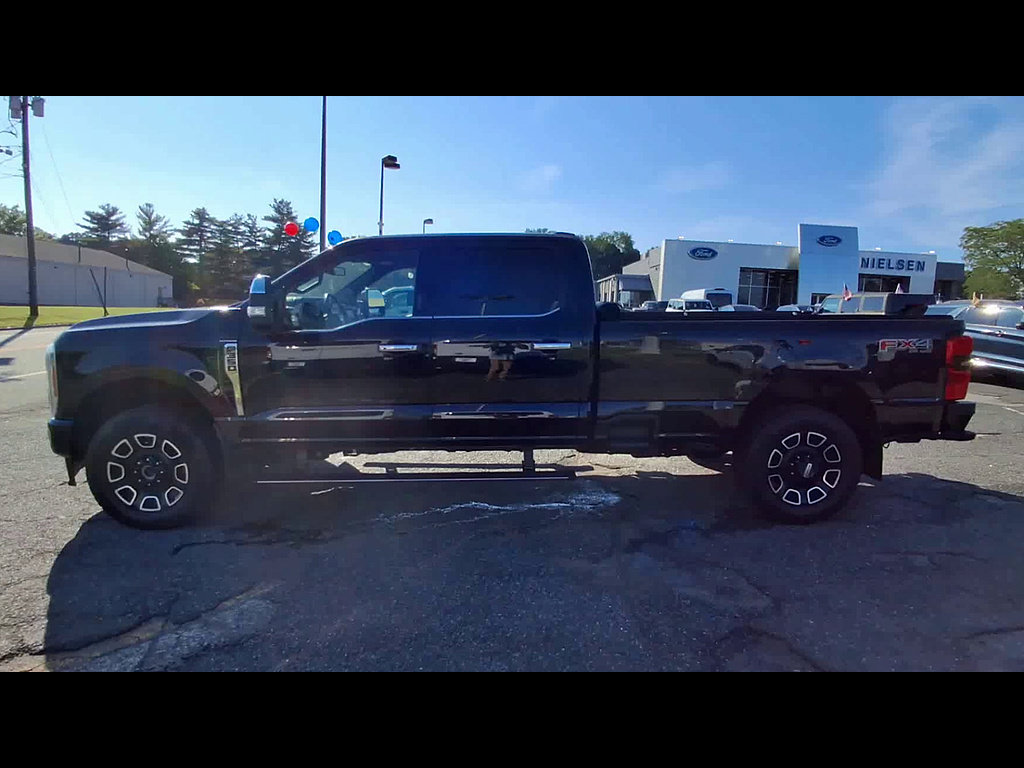 Certified 2023 Ford F350 Platinum w/ FX4 Off-Road Package AWD/4WD image 5