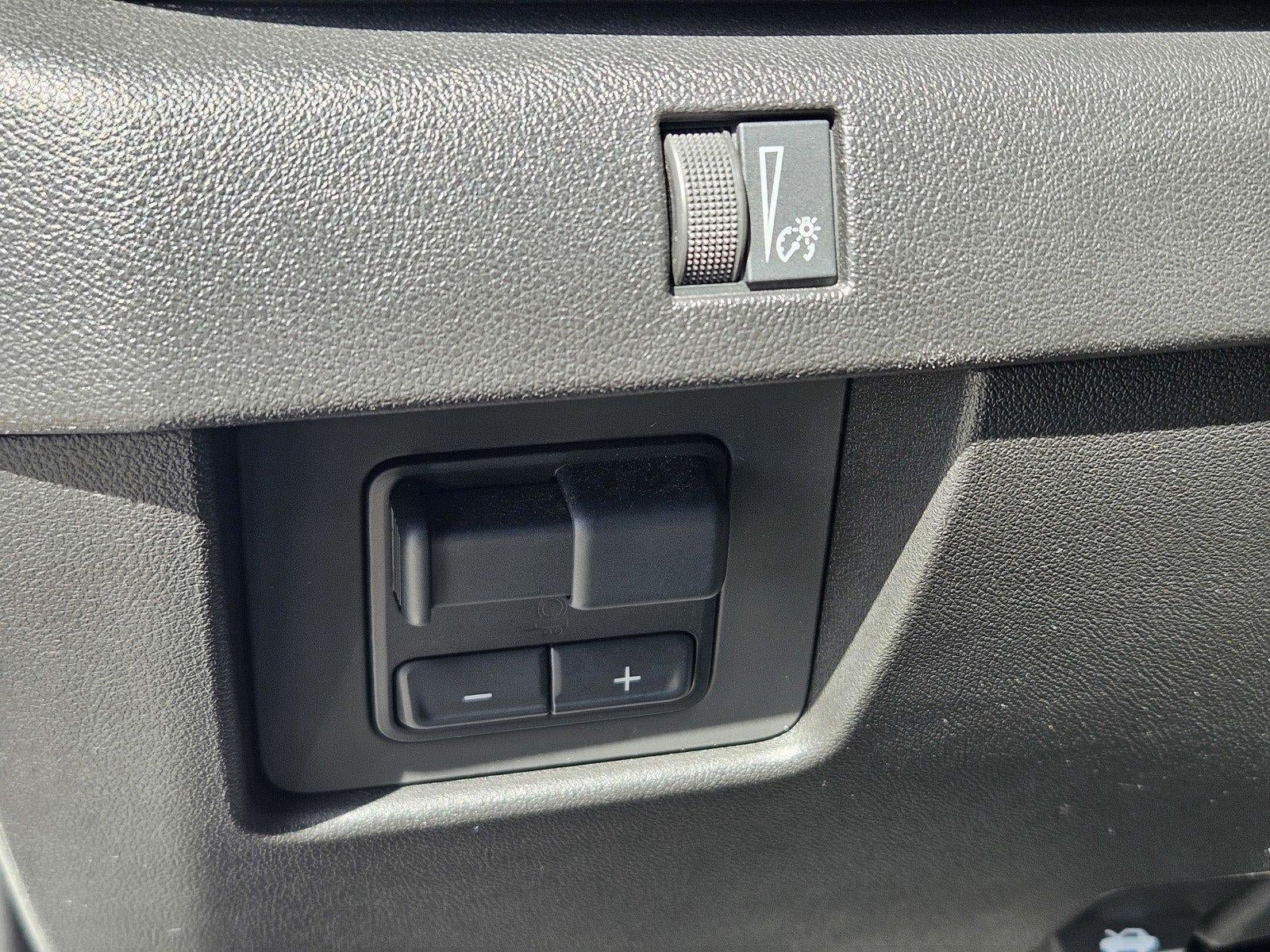 Used 2024 Chevrolet Colorado LT w/ LT Convenience Package RWD image 13