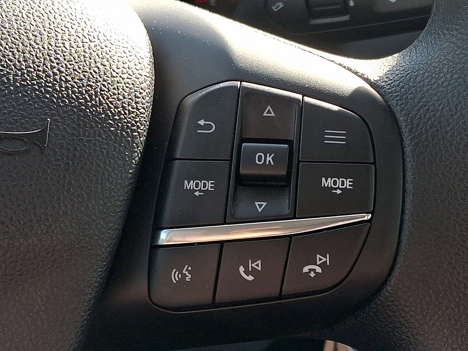 Certified 2025 Ford Maverick XL w/ Equipment Group 102A AWD/4WD image 20