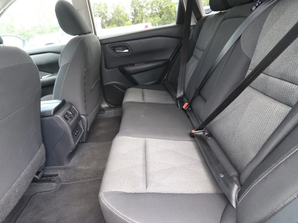 Used 2024 Nissan Rogue SV AWD/4WD image 12