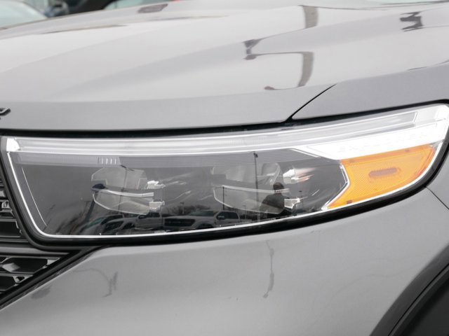 Certified 2023 Ford Explorer XLT w/ Equipment Group 202A image 5