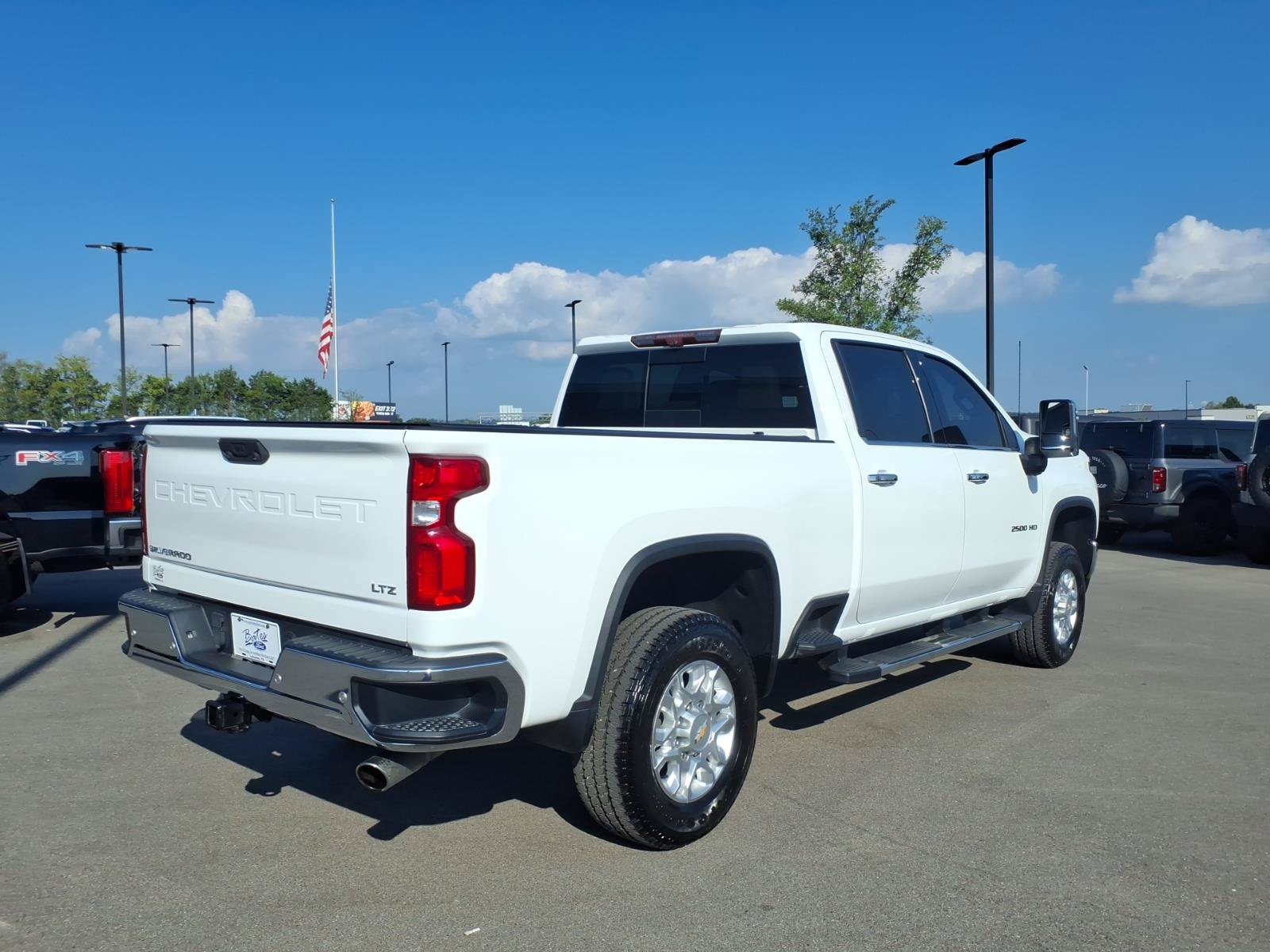 Used 2021 Chevrolet Silverado 2500 LTZ w/ LTZ Premium Package AWD/4WD image 3