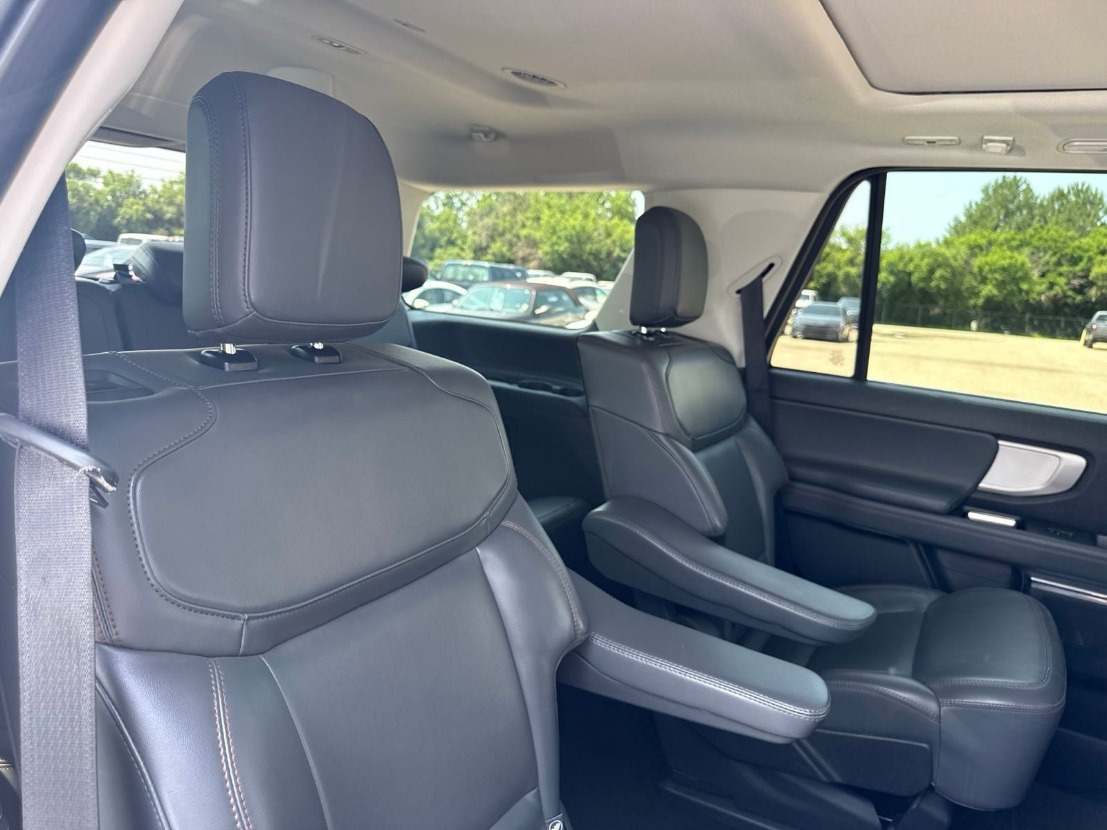 Certified 2025 Ford Expedition Active AWD/4WD image 39