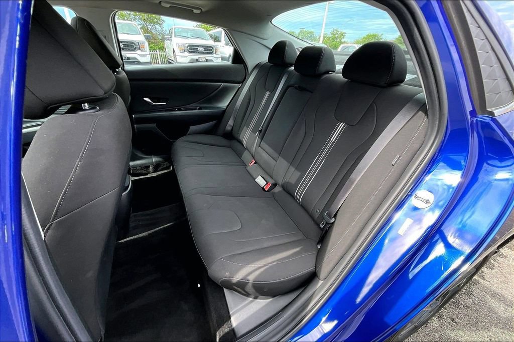 Used 2025 Hyundai Elantra SEL FWD image 25
