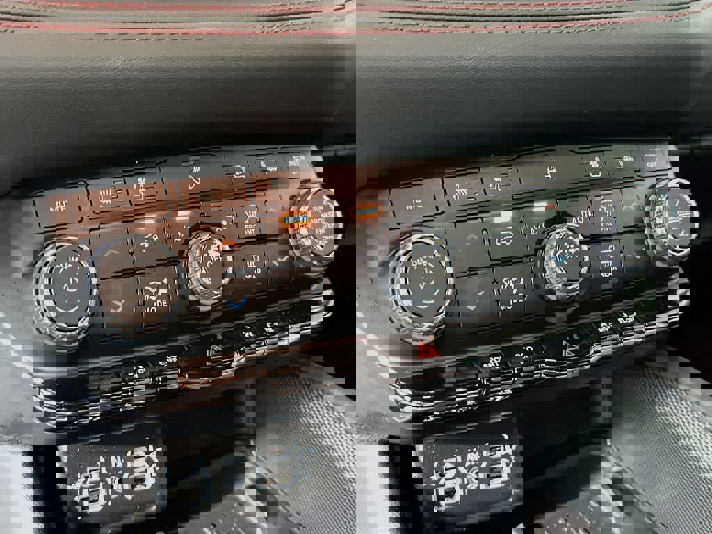 Used 2025 Dodge Durango R/T image 21