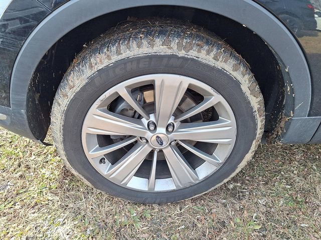 Certified 2018 Ford Explorer Limited w/ Equipment Group 301A image 4