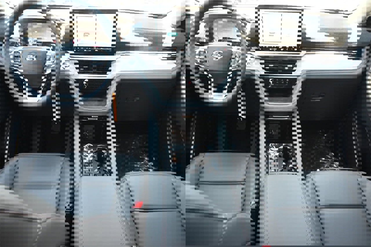 Certified 2025 Ford Explorer Active w/ Active Comfort Package image 33