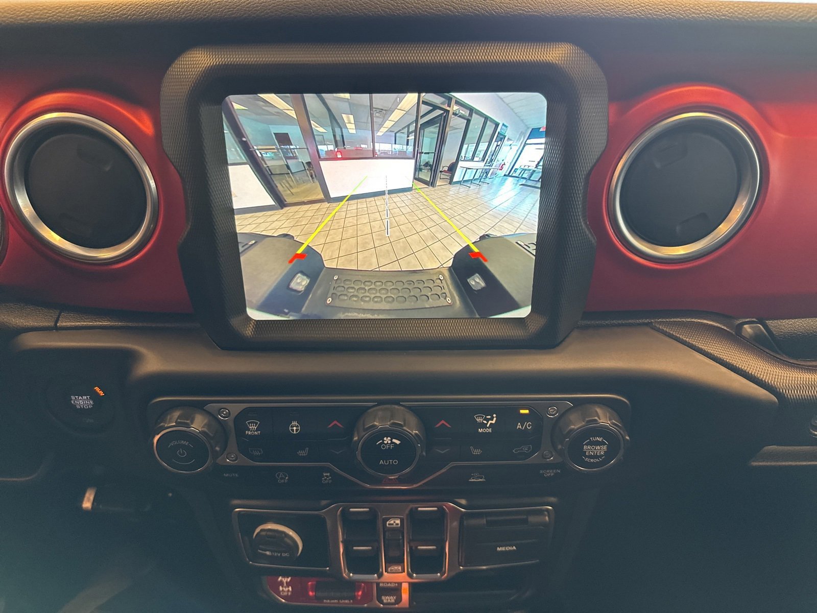 Used 2022 Jeep Gladiator Rubicon w/ Cold Weather Group image 21