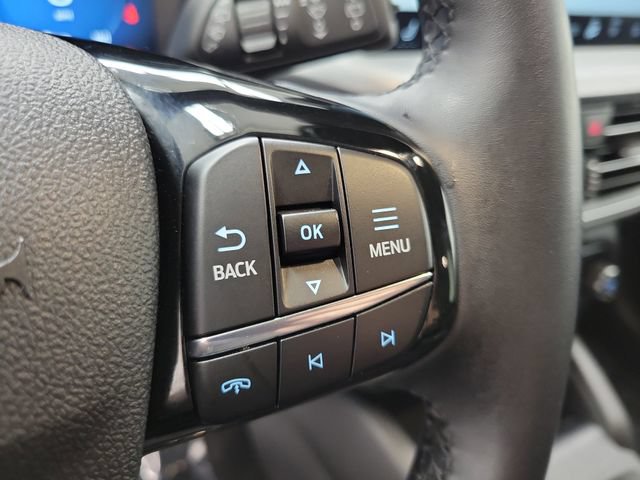 Certified 2025 Ford Escape Platinum AWD/4WD image 24