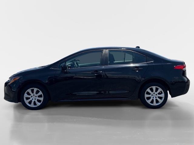 Used 2023 Toyota Corolla LE FWD image 2