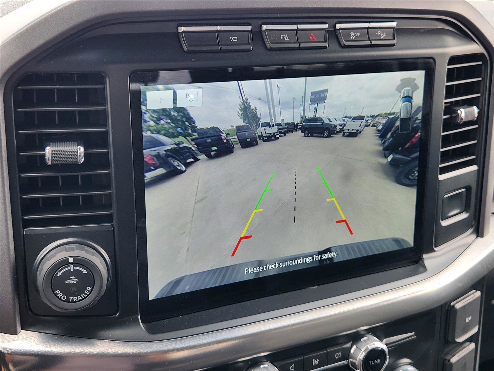 Certified 2022 Ford F150 Lariat w/ Equipment Group 502A High image 17