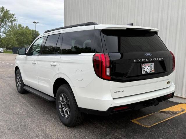 Certified 2025 Ford Expedition Active AWD/4WD image 3