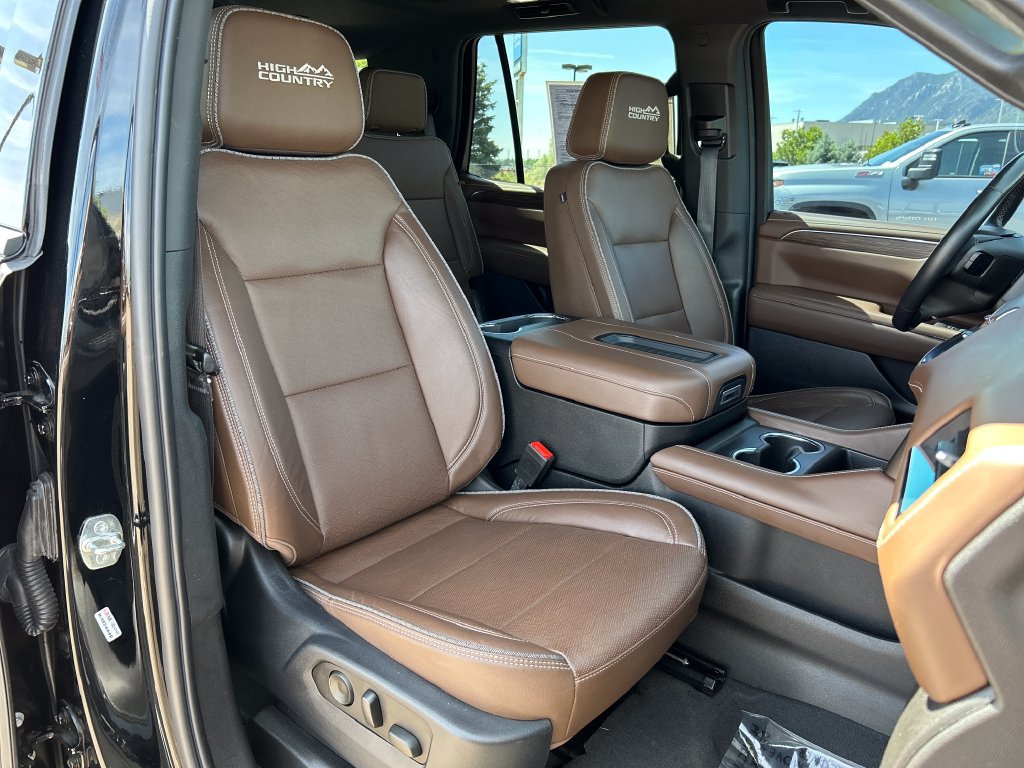 Used 2023 Chevrolet Tahoe High Country w/ Premium Package 2 AWD/4WD image 17