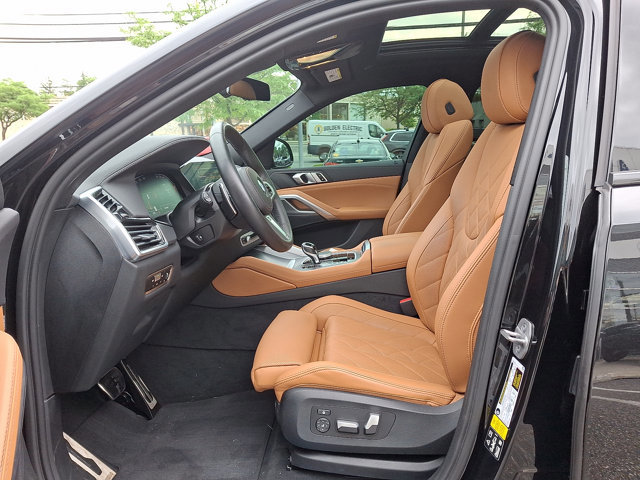 Used 2023 BMW X6 xDrive40i w/ M Sport Package AWD/4WD image 3
