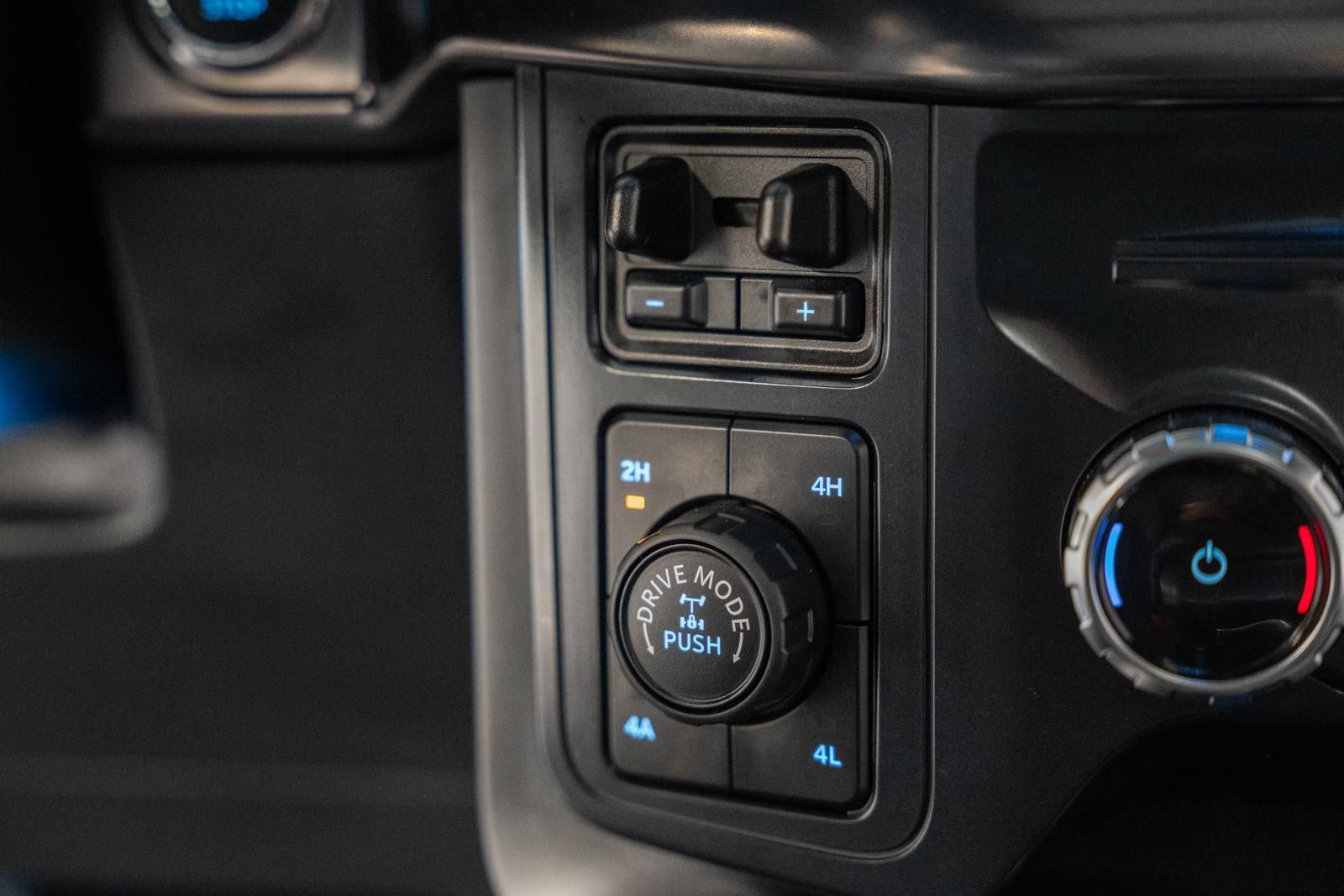 Certified 2025 Ford F150 Raptor AWD/4WD image 32