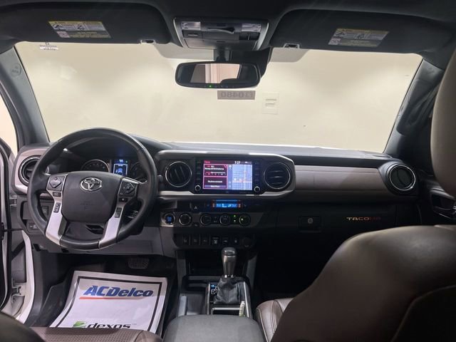 Used 2022 Toyota Tacoma Limited image 20