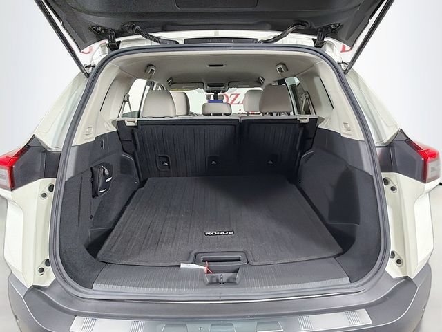 Used 2021 Nissan Rogue SV FWD image 29