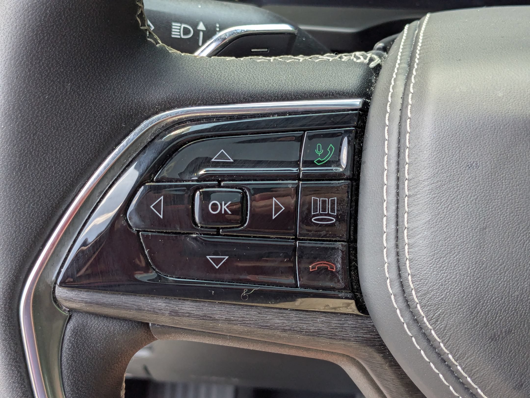Used 2023 Jeep Grand Cherokee L Overland AWD/4WD image 18