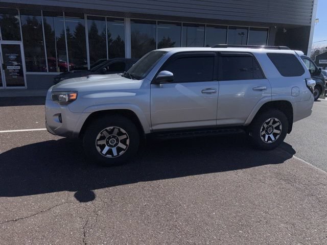 Used 2021 Toyota 4Runner TRD Off-Road AWD/4WD image 4