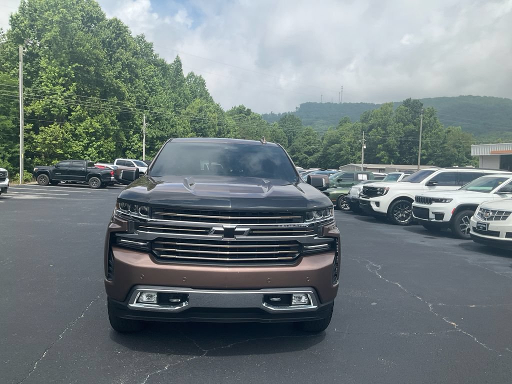 Used 2019 Chevrolet Silverado 1500 High Country w/ Technology Package AWD/4WD image 2