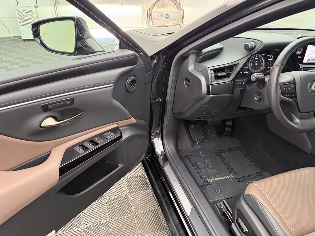 Used 2025 Lexus ES 350 w/ Premium Package FWD image 18