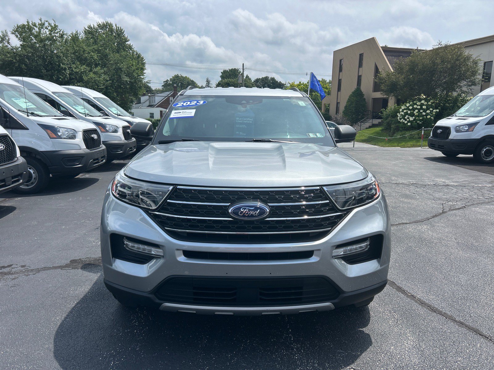 Certified 2023 Ford Explorer XLT w/ Equipment Group 202A AWD/4WD image 2