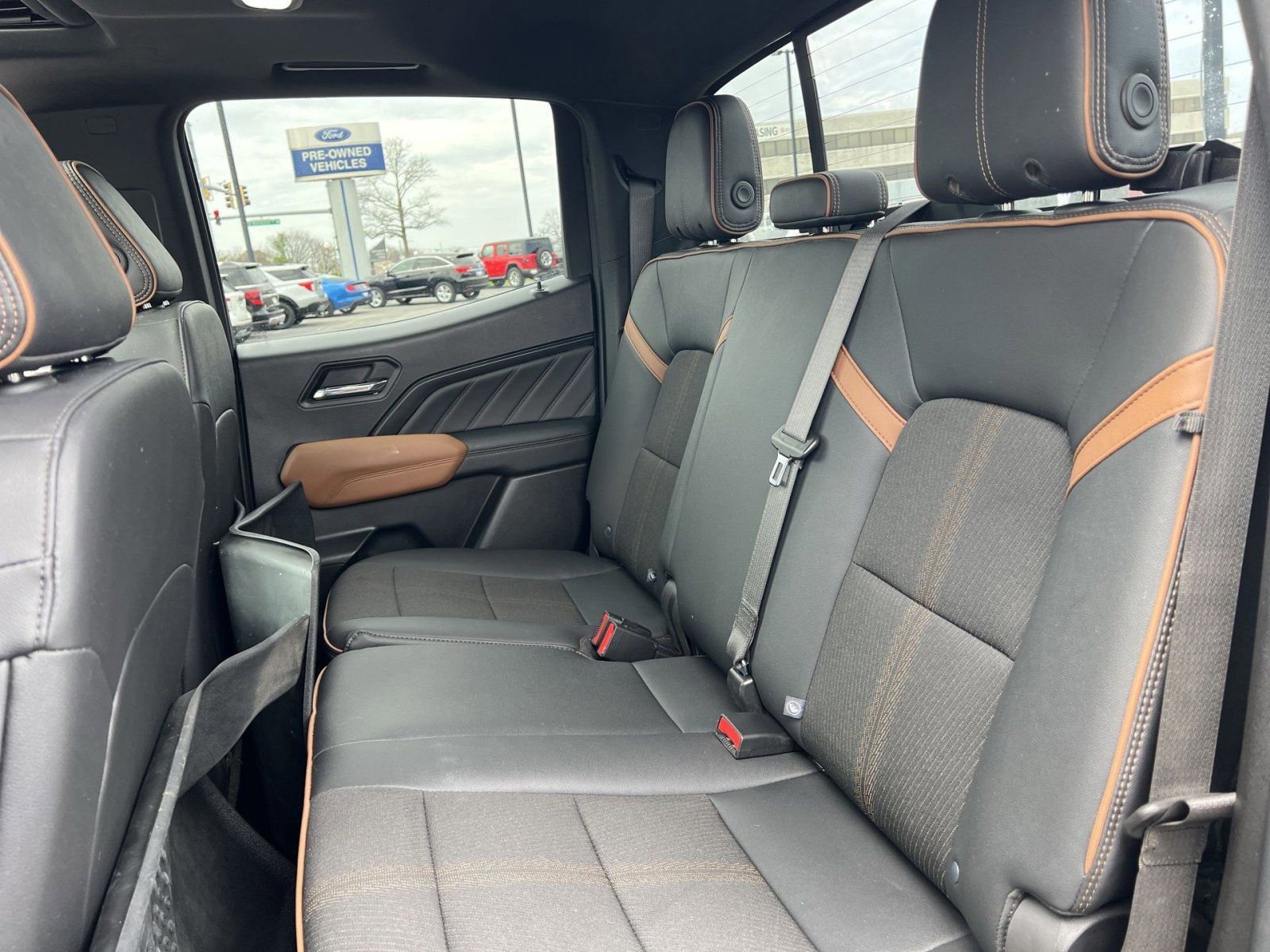 Used 2023 GMC Canyon AT4 image 25