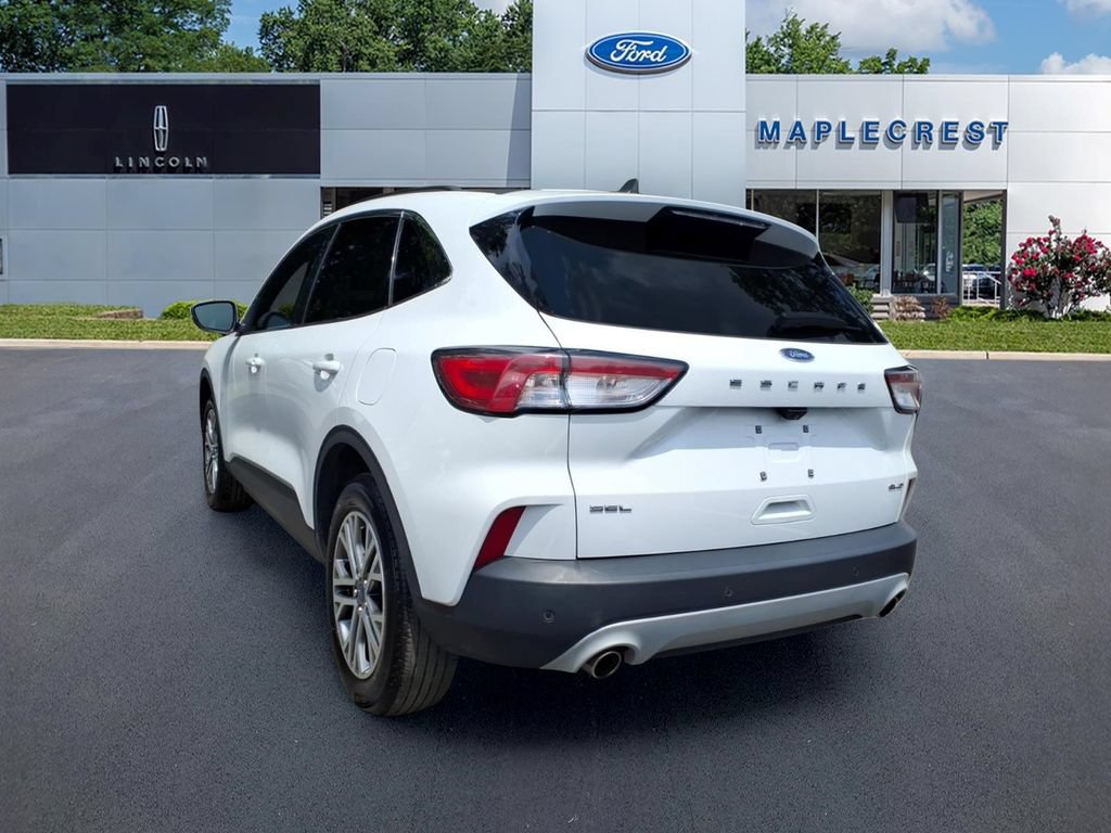 Certified 2022 Ford Escape SEL w/ Technology Package AWD/4WD image 3