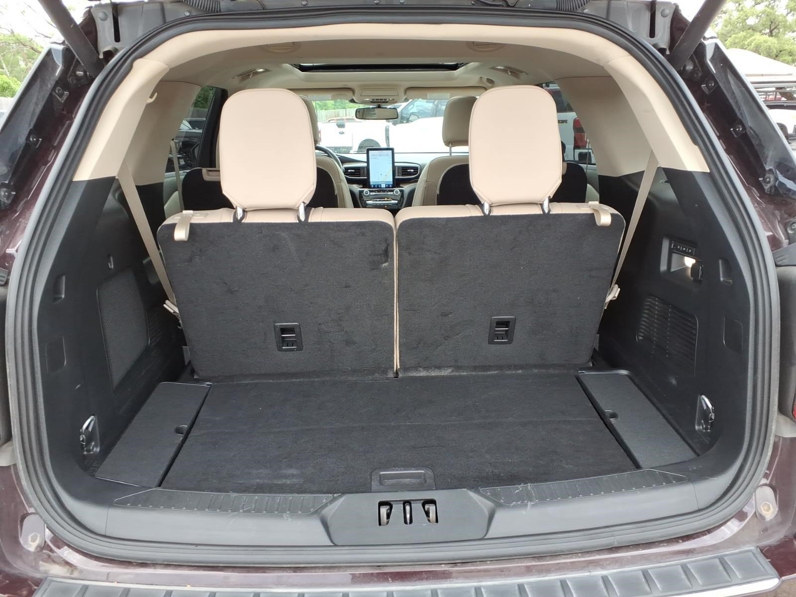 Certified 2023 Ford Explorer Limited w/ Limited Technology Package RWD image 17