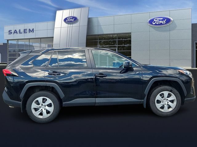Used 2023 Toyota RAV4 LE AWD/4WD image 2