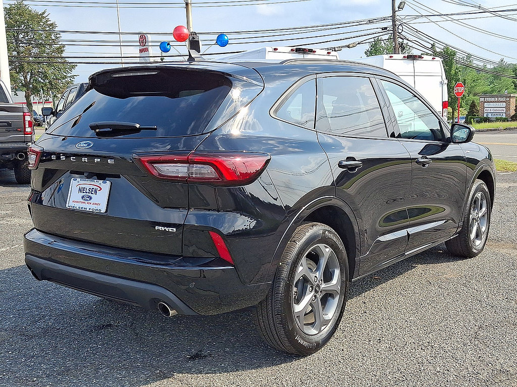 Certified 2024 Ford Escape ST-Line w/ Tech Pack #1 AWD/4WD image 31