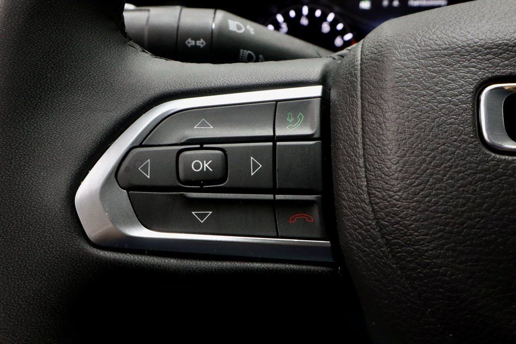 Used 2025 Jeep Compass Latitude image 26