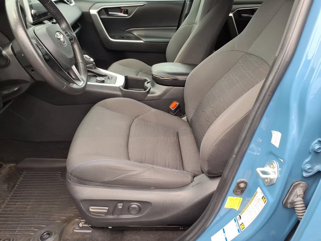 Used 2022 Toyota RAV4 SE w/ Convenience Package AWD/4WD image 13