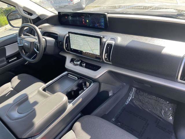 Certified 2025 Ford Expedition Active image 30