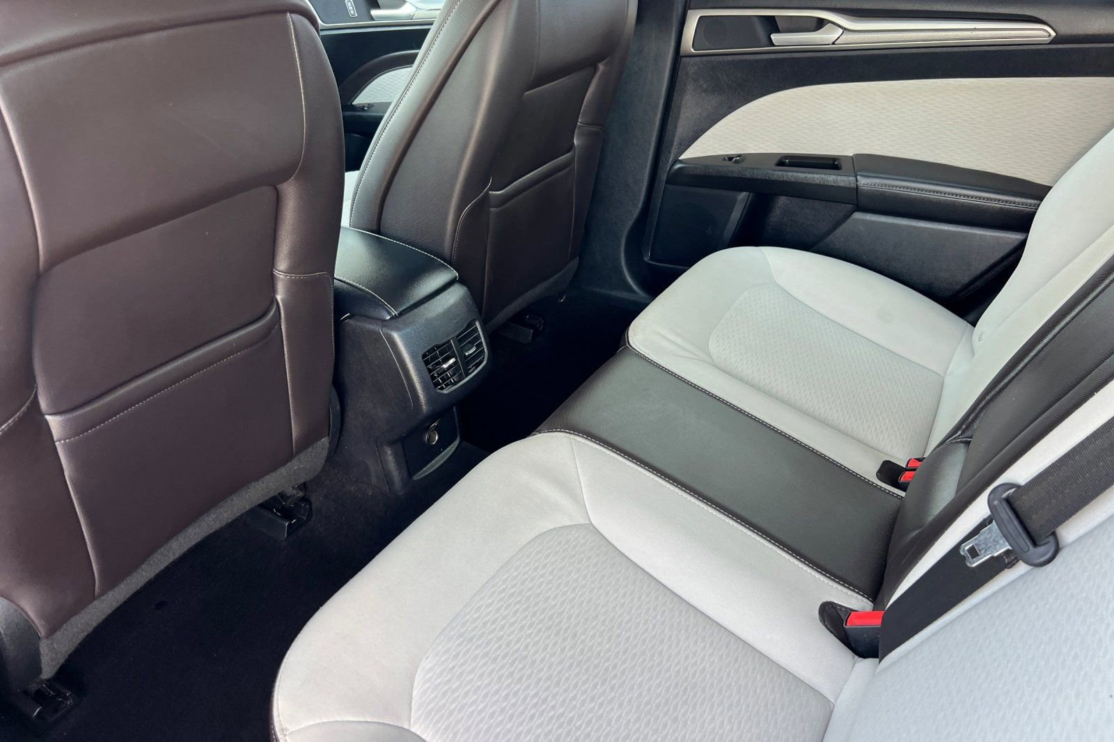 Certified 2019 Ford Fusion SE w/ Equipment Group 151A image 13