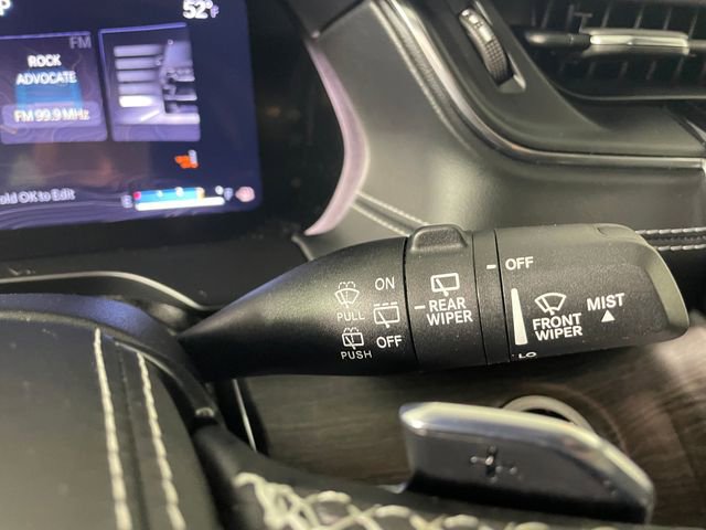 Used 2024 Jeep Grand Cherokee Overland w/ Adv Protech Group III image 12