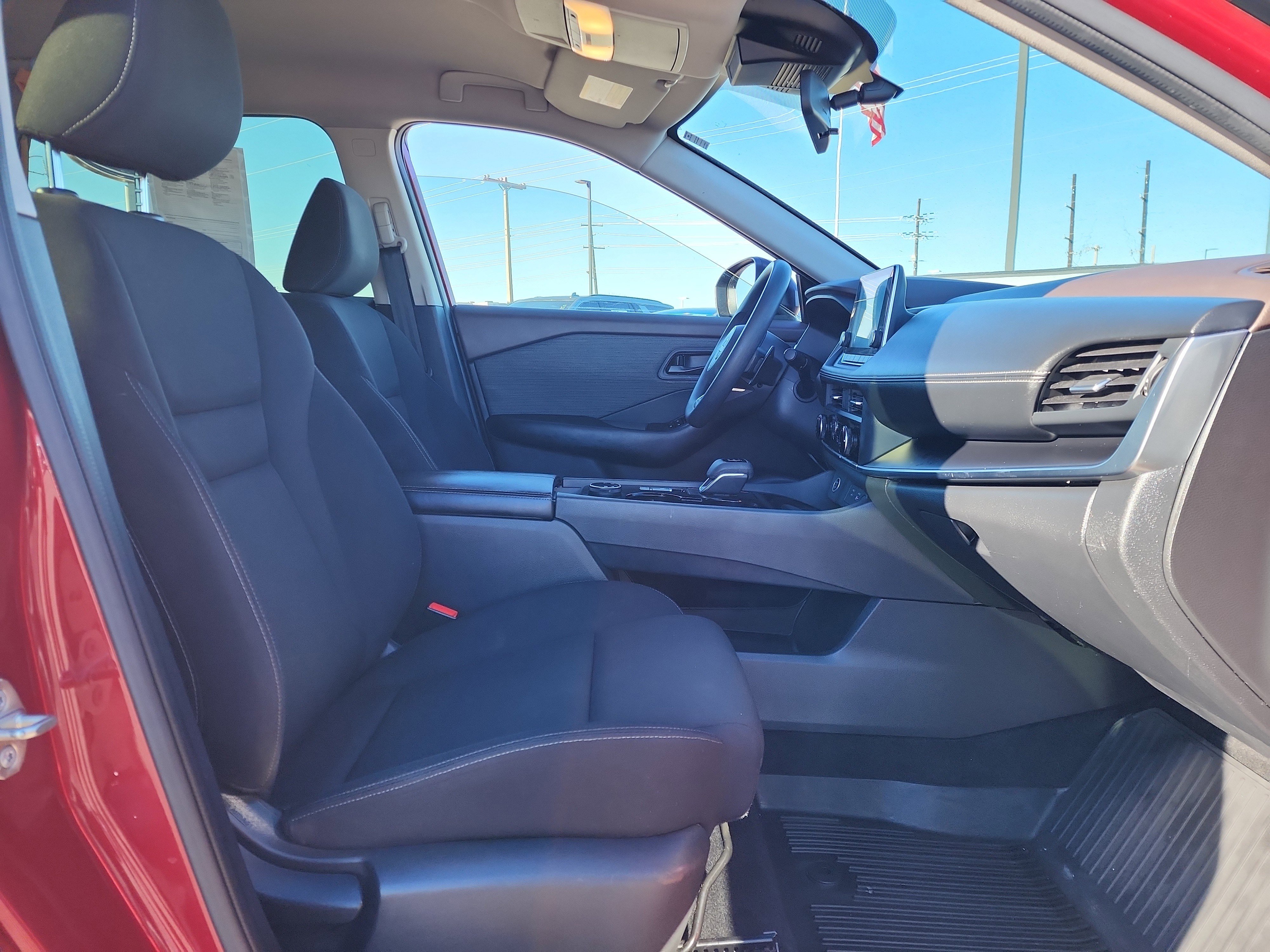 Used 2023 Nissan Rogue S image 16