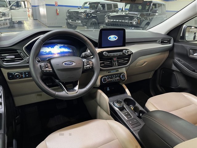 Certified 2022 Ford Escape SEL w/ Technology Package AWD/4WD image 10