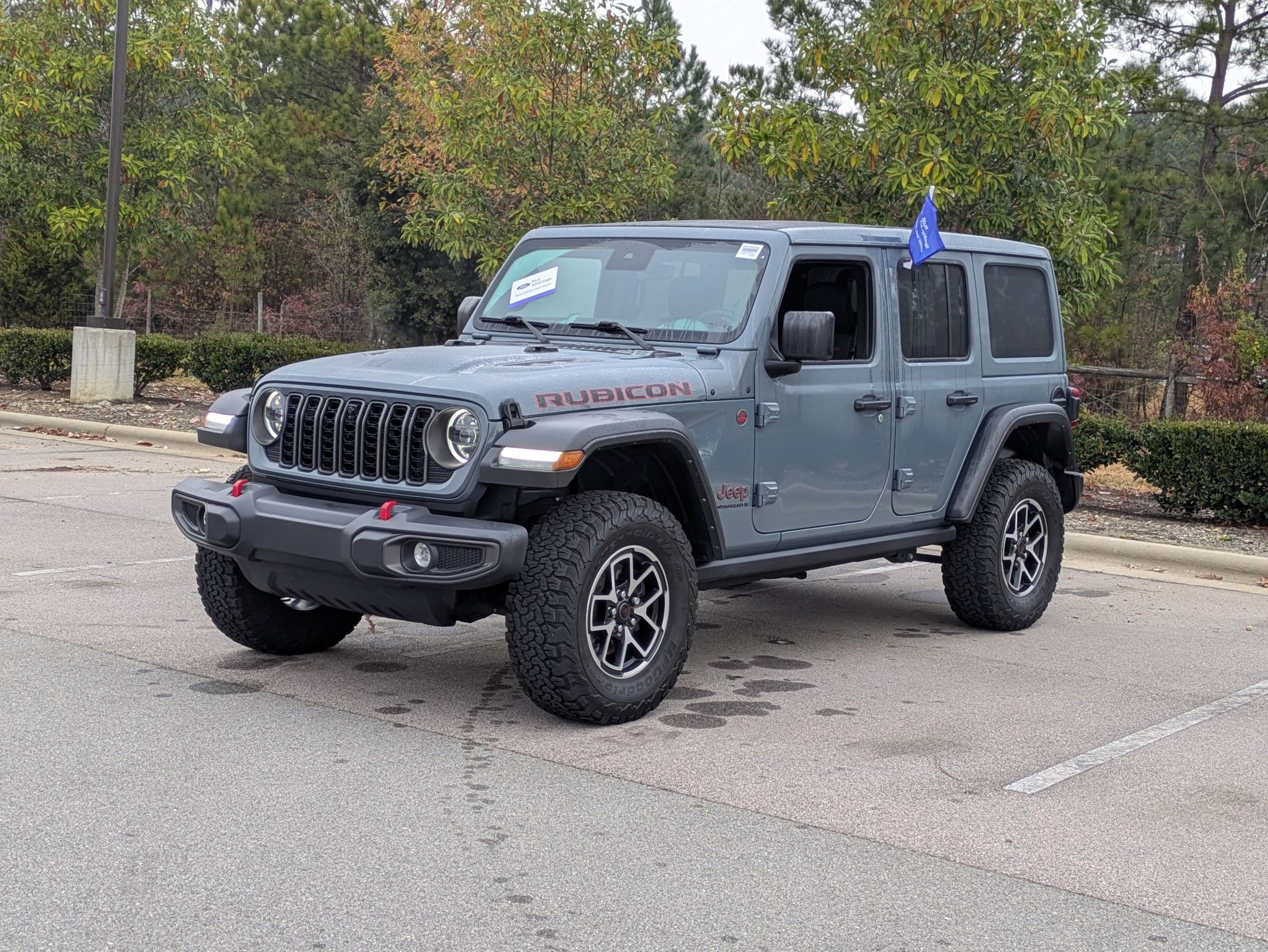 Used 2024 Jeep Wrangler Unlimited Rubicon w/ Technology Group image 8