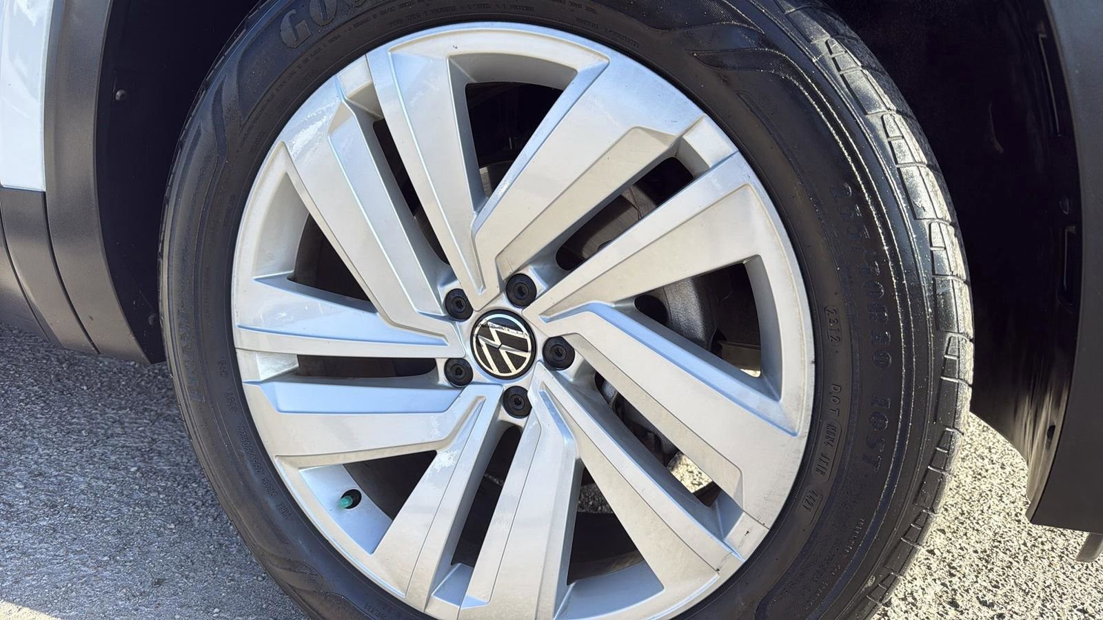 Used 2022 Volkswagen Atlas Cross Sport SE image 8