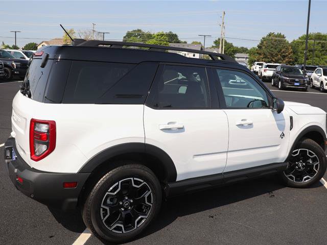Certified 2025 Ford Bronco Sport Outer Banks w/ Outer Banks Tech Package+ AWD/4WD image 8